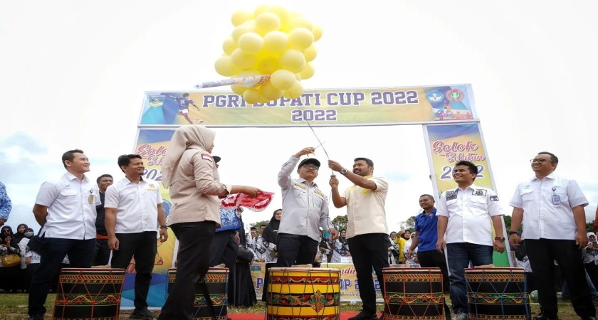 Pembukaan PGRI BUPATI CUP 2022 dibuka oleh Bupati dan ketua DPRD Solok Selatan